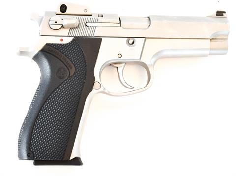 Swithh & Wesson model 5906, 9 mm  Luger, #TZC7669, § B Z