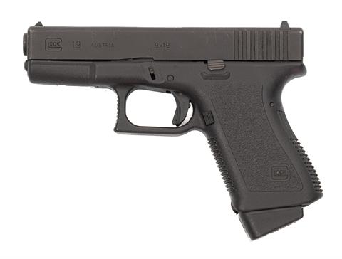 Pistole, Glock 19gen2, 9 mm Luger, #YY574, § B, (W 3509-18)